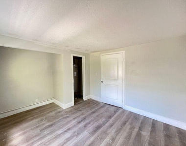 6511 Seminole Drive - Photo Thumbnail 6