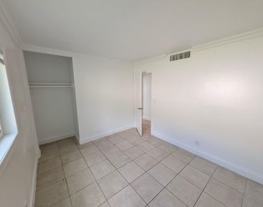 817 Lighthouse Drive - Photo Thumbnail 7