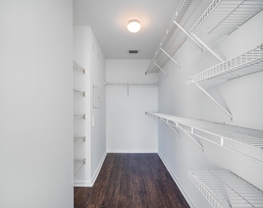 533 Ne 3rd Avenue - Photo Thumbnail 12