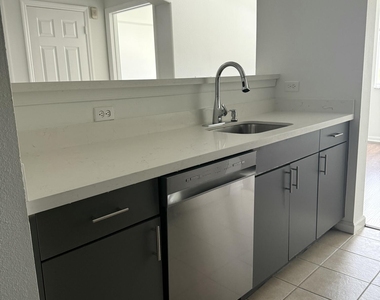 533 Ne 3rd Avenue - Photo Thumbnail 20
