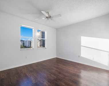 533 Ne 3rd Avenue - Photo Thumbnail 18