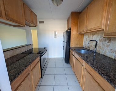 817 Lighthouse Drive - Photo Thumbnail 3