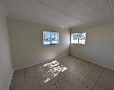 817 Lighthouse Drive - Photo Thumbnail 10