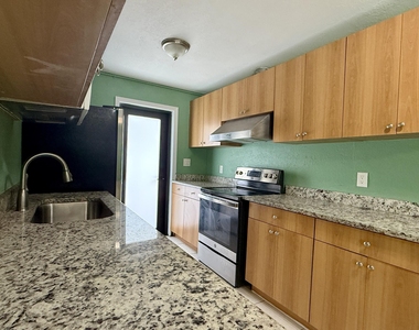 4729 Myrtle Lane - Photo Thumbnail 8