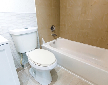 4225 Turnberry Circle - Photo Thumbnail 8