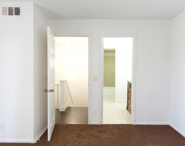 4225 Turnberry Circle - Photo Thumbnail 13