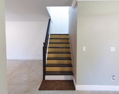 4225 Turnberry Circle - Photo Thumbnail 5
