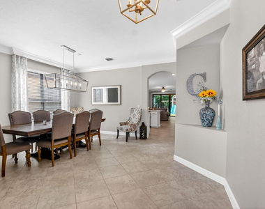 9062 Gulf Cove Drive - Photo Thumbnail 5