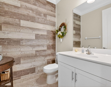 9062 Gulf Cove Drive - Photo Thumbnail 10
