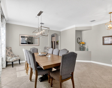 9062 Gulf Cove Drive - Photo Thumbnail 8