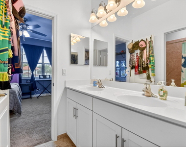 9062 Gulf Cove Drive - Photo Thumbnail 45