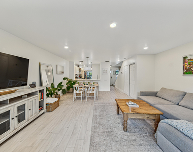 1315 Miami Road - Photo Thumbnail 9