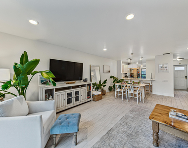 1315 Miami Road - Photo Thumbnail 2