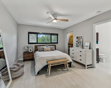 1315 Miami Road - Photo Thumbnail 20