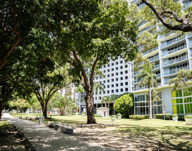 465 Brickell Avenue - Photo Thumbnail 79