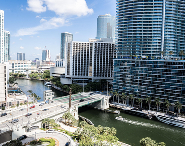 465 Brickell Avenue - Photo Thumbnail 47