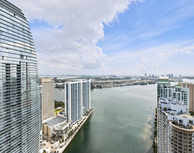 465 Brickell Avenue - Photo Thumbnail 28