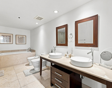 465 Brickell Avenue - Photo Thumbnail 16