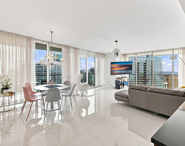 465 Brickell Avenue - Photo Thumbnail 5