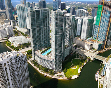 465 Brickell Avenue - Photo Thumbnail 31