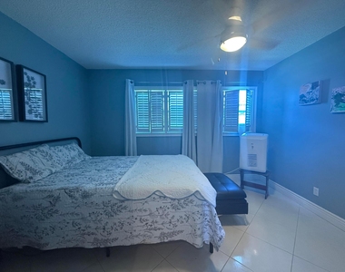 3406 Nw 49th Avenue - Photo Thumbnail 5