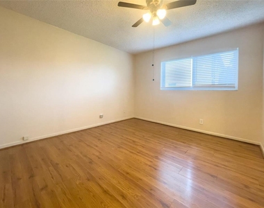 200 Bonnie Boulevard - Photo Thumbnail 1