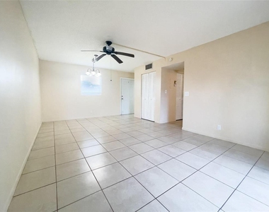 200 Bonnie Boulevard - Photo Thumbnail 6