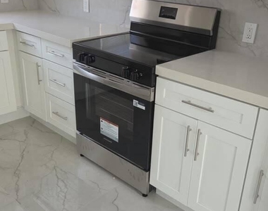 920 Ne 50th Street - Photo Thumbnail 12