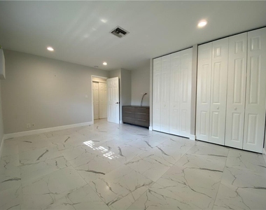 624 Ne 10th Avenue - Photo Thumbnail 6