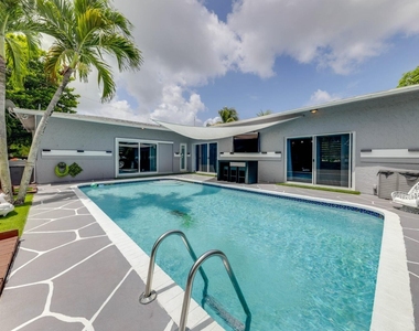 3609 Sw 58th Avenue - Photo Thumbnail 5