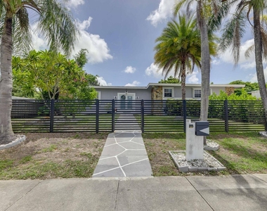 3609 Sw 58th Avenue - Photo Thumbnail 1