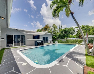 3609 Sw 58th Avenue - Photo Thumbnail 3