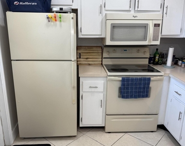 900 Ne 12th Avenue - Photo Thumbnail 4