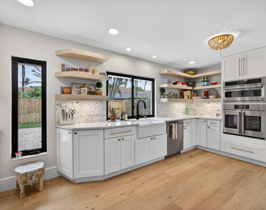 12897 La Rochelle Circle - Photo Thumbnail 23