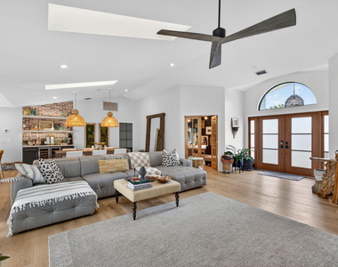 12897 La Rochelle Circle - Photo Thumbnail 8