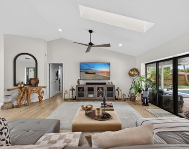 12897 La Rochelle Circle - Photo Thumbnail 10