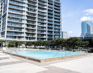 465 Brickell Avenue - Photo Thumbnail 48