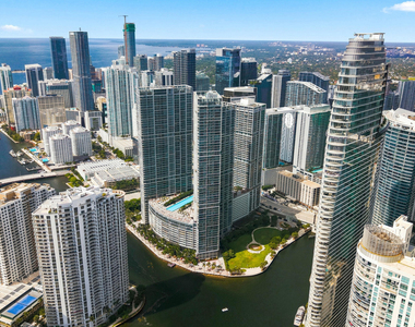 465 Brickell Avenue - Photo Thumbnail 28
