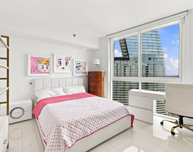 465 Brickell Avenue - Photo Thumbnail 24