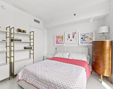 465 Brickell Avenue - Photo Thumbnail 23
