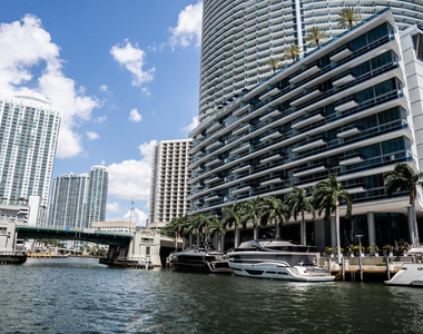 465 Brickell Avenue - Photo Thumbnail 86