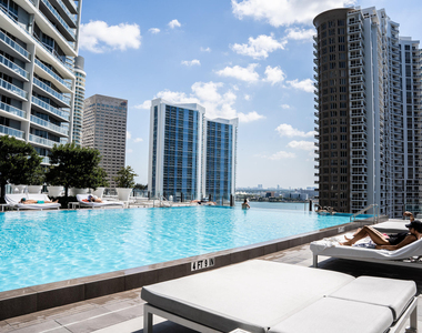 465 Brickell Avenue - Photo Thumbnail 47