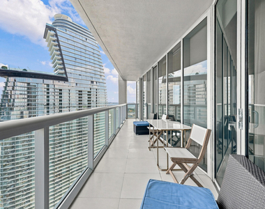 465 Brickell Avenue - Photo Thumbnail 10