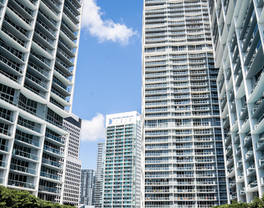 465 Brickell Avenue - Photo Thumbnail 42