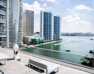 465 Brickell Avenue - Photo Thumbnail 37