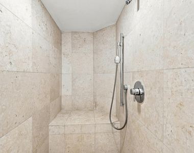 465 Brickell Avenue - Photo Thumbnail 18