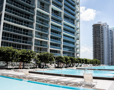 465 Brickell Avenue - Photo Thumbnail 51