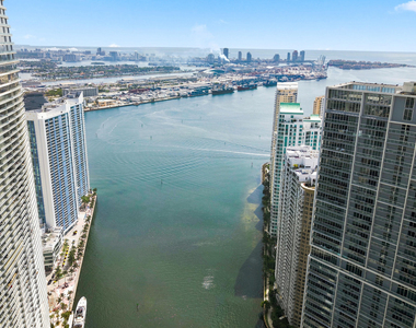 465 Brickell Avenue - Photo Thumbnail 26