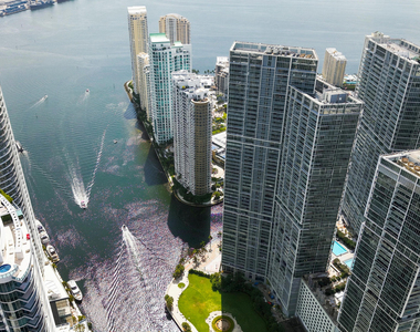 465 Brickell Avenue - Photo Thumbnail 31