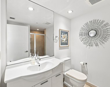 465 Brickell Avenue - Photo Thumbnail 20